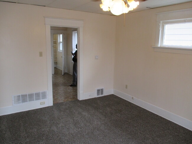 1318 E 9th St, Unit 2 in Erie, PA - Building Photo - Building Photo