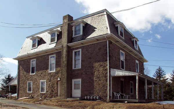 1417 Limekiln Pike in Dresher, PA - Building Photo