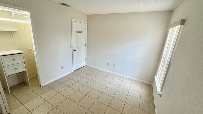 662 Lynbrook St NW in Palm Bay, FL - Building Photo - Building Photo