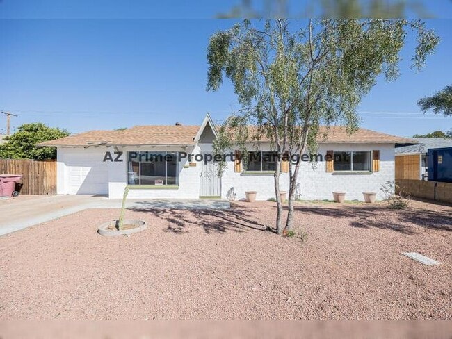 8518 E Rancho Vista Dr in Scottsdale, AZ - Building Photo - Building Photo