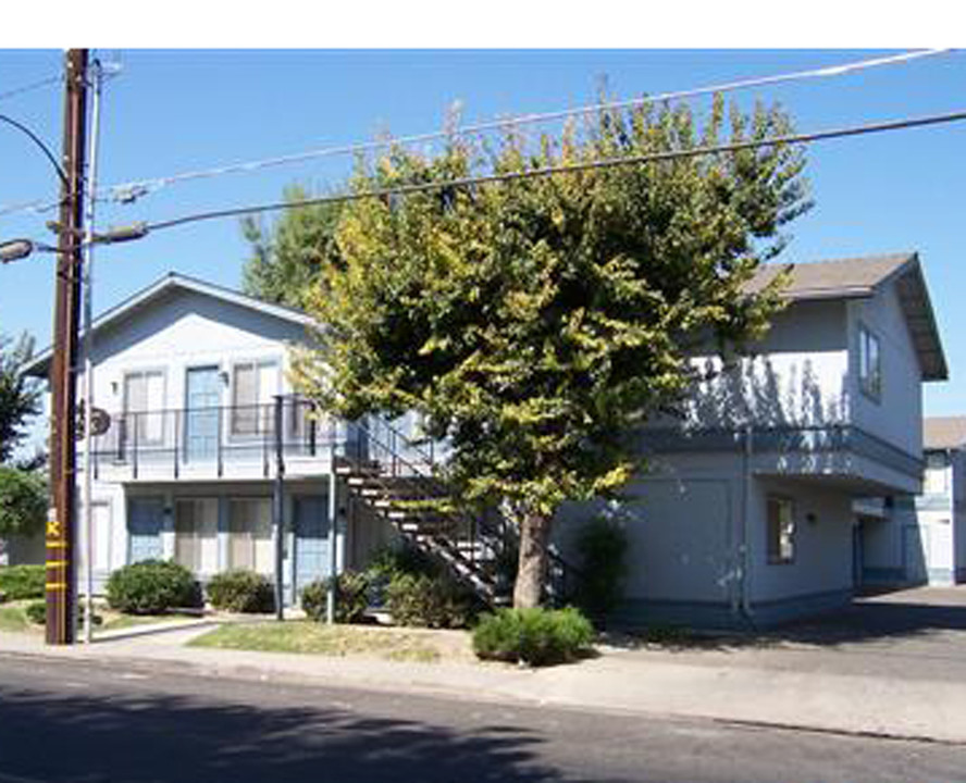 Madison Alley Apartments in Visalia, CA - Building Photo