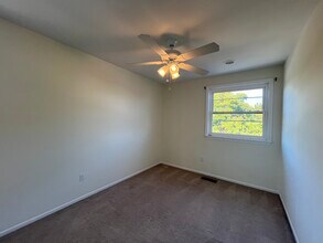 9153 Ellie Dr, Unit 1 in Philadelphia, PA - Building Photo - Building Photo