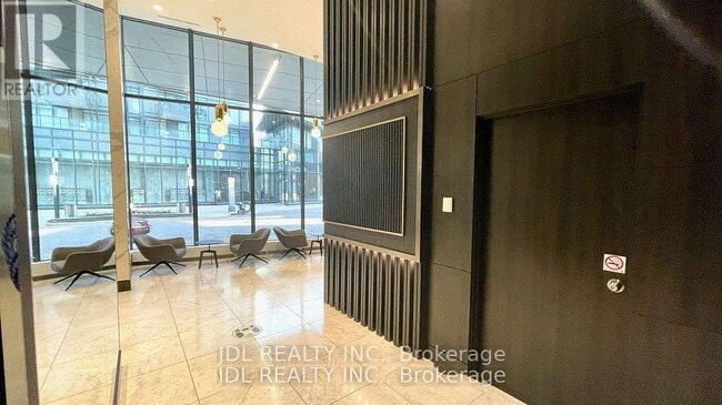 90 Queens Wharf Rd in Toronto, ON - Building Photo - Building Photo