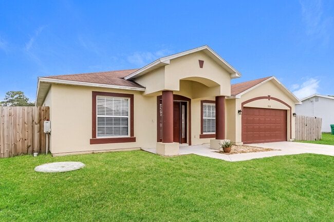 964 SW Whittier Terrace in Port St. Lucie, FL - Building Photo - Building Photo