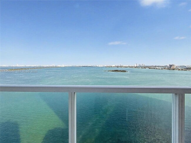 665 NE 25th St, Unit 2102 in Miami, FL - Foto de edificio - Building Photo