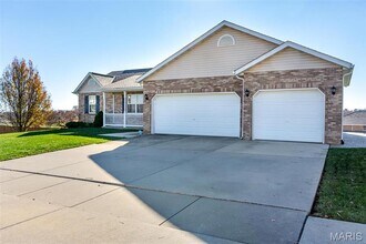 1031 Buran Dr in O'Fallon, IL - Building Photo - Building Photo