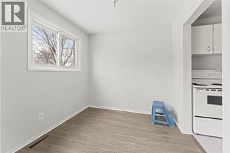 1900 Columbia Ct in Windsor, ON - Building Photo - Building Photo