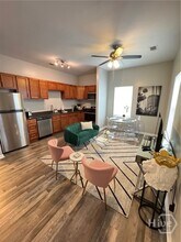 323 W 31st St in Savannah, GA - Building Photo - Building Photo