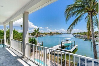 635 115th Ave in Treasure Island, FL - Building Photo - Building Photo