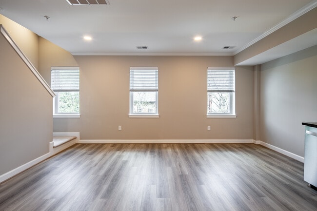 1012 Duke St in Alexandria, VA - Building Photo - Building Photo