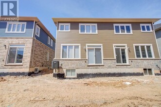 105 Molozzi St in Erin, ON - Building Photo - Building Photo