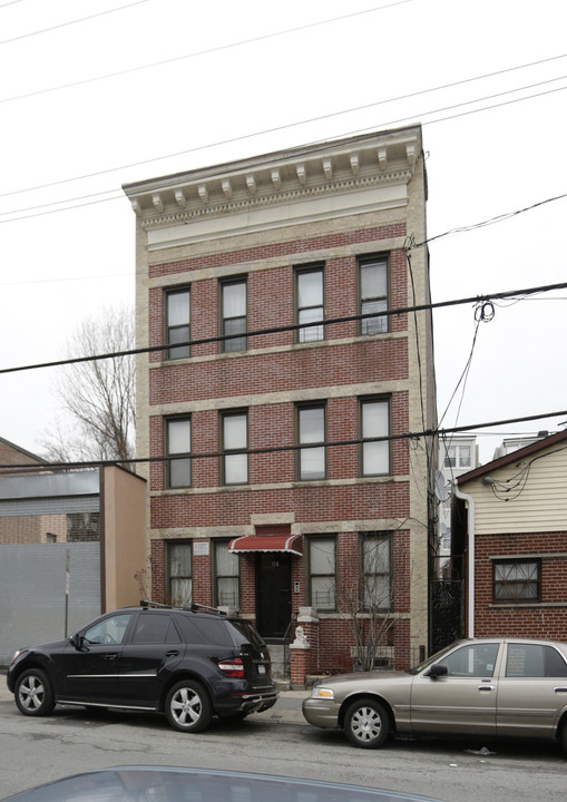 176 Waverly St in Yonkers, NY - Building Photo