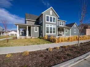 11517 Pebble Pond Rd in South Jordan, UT - Building Photo - Building Photo