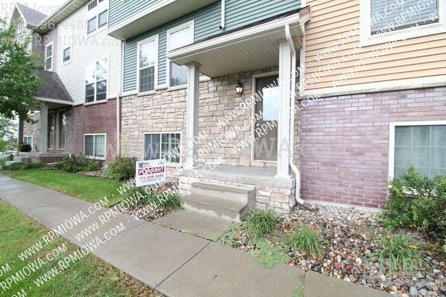 3600 SE Glenstone Dr in Grimes, IA - Building Photo - Building Photo