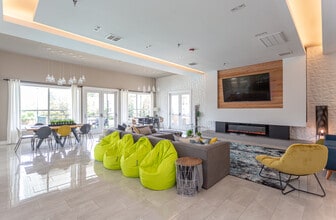 Vie at University Downs in Tuscaloosa, AL - Building Photo - Interior Photo