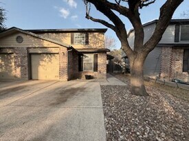 7715 Rustic Park in San Antonio, TX - Building Photo