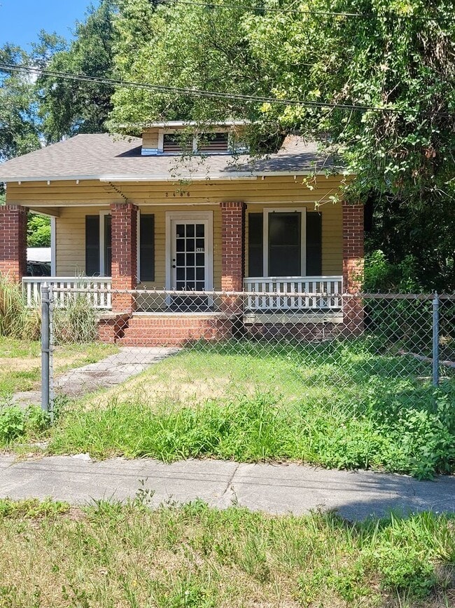 2486 Orange Ave