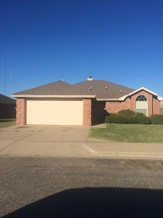 9704 Avenue V in Lubbock, TX - Building Photo