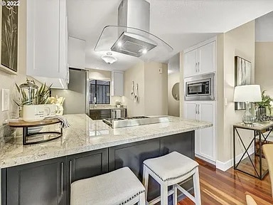 7987 SW Skyhar Dr in Portland, OR - Building Photo - Building Photo