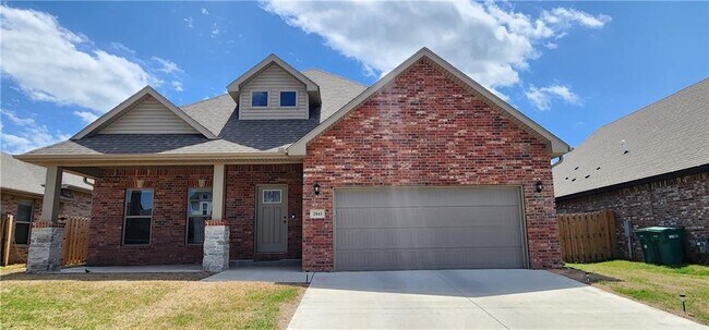 2041 Tallgrass Ter in Centerton, AR - Building Photo - Building Photo