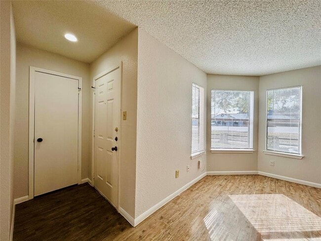 8913 Schick Rd in Austin, TX - Building Photo - Building Photo