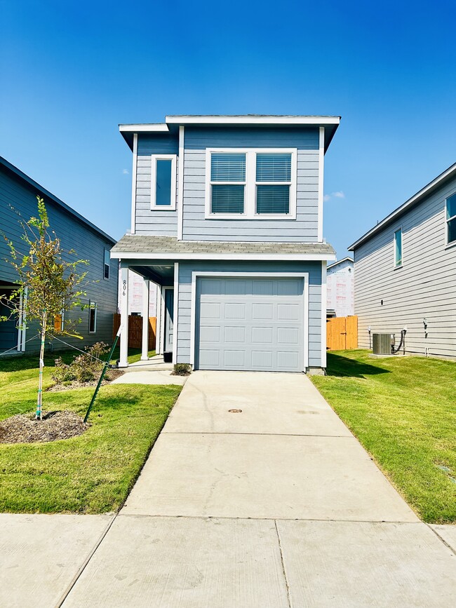 property at 806 Sandhill Crane Ln