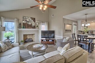 207 Village Ln in Columbia, SC - Building Photo - Building Photo