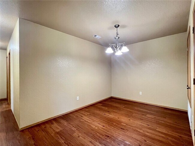 869 Meadowlands Dr in Centerton, AR - Building Photo - Building Photo