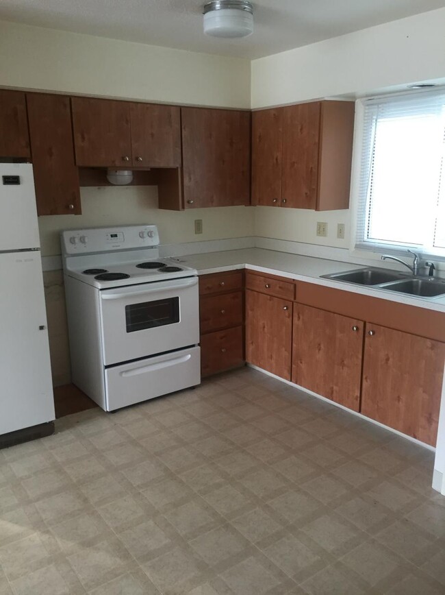 4619 5th Ave S, Unit 4 Plex in Great Falls, MT - Foto de edificio - Building Photo