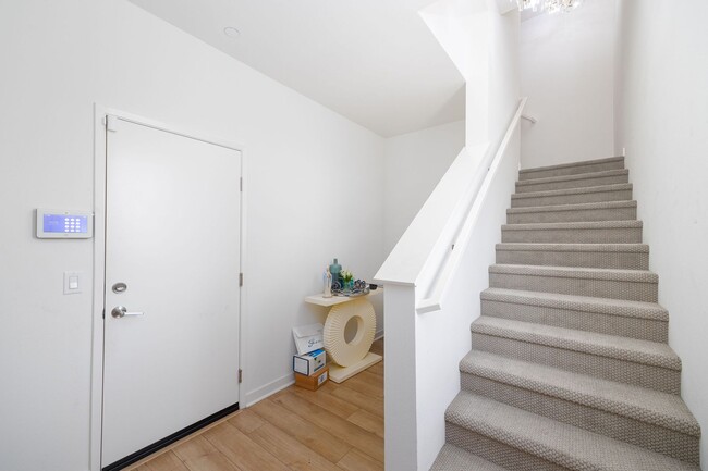 5355 Seacliff Pl in San Diego, CA - Building Photo - Building Photo
