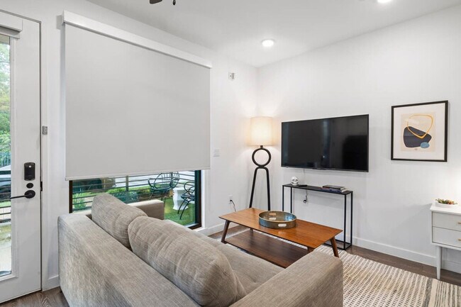 49 Navasota St in Austin, TX - Building Photo - Building Photo
