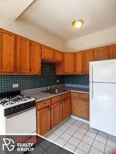 2234 W Wilson Ave, Unit 307 in Chicago, IL - Building Photo - Building Photo