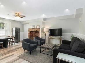 77 Coggeshall Ave in Newport, RI - Building Photo - Building Photo