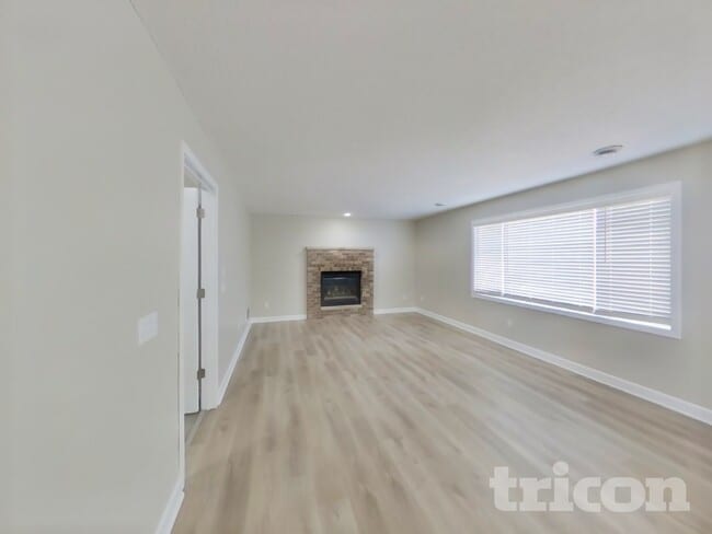 1300 Bluebill Blvd in Buffalo, MN - Foto de edificio - Building Photo