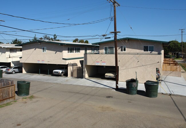 601-605 N Fourth St in Lompoc, CA - Building Photo - Building Photo