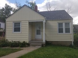 4327 Larimore Ave in Omaha, NE - Building Photo