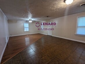 3240 W State St in Springfield, MO - Building Photo - Building Photo