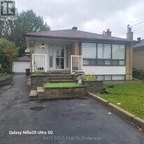 30 Benstrow Ave in Toronto, ON - Building Photo