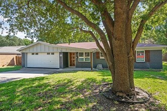 110 Juniper St in Mansfield, TX - Building Photo - Building Photo