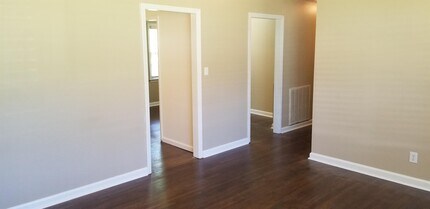 1620 Riverside Dr in Hillsborough, NC - Building Photo - Building Photo