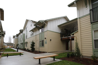 Franklin and Tucker Apartments in Beaverton, OR - Building Photo - Building Photo