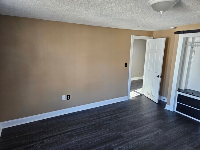 42 Clinton St, Unit 42 Clinton St.  2nd Flr. in Taunton, MA - Building Photo - Building Photo