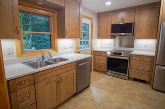 49 Conant Rd in Lincoln, MA - Building Photo - Building Photo