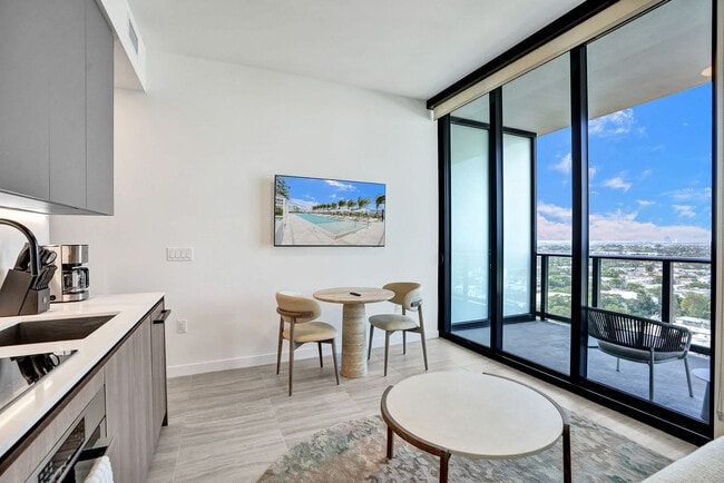 580 72nd St in Miami Beach, FL - Building Photo - Building Photo