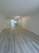 443 NE 195th St in Miami, FL - Building Photo - Building Photo