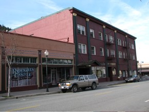 Travelers Hotel in Dunsmuir, CA - Foto de edificio - Building Photo