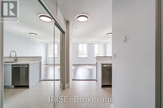 135 Maitland St in Toronto, ON - Building Photo - Building Photo