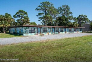 3485 US-1 in Mims, FL - Building Photo