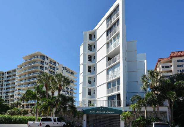 1770 Benjamin Franklin Dr in Sarasota, FL - Building Photo