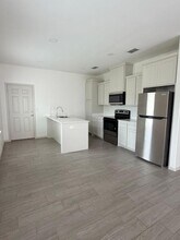 1504 Shavano Dr in Edinburg, TX - Building Photo - Building Photo